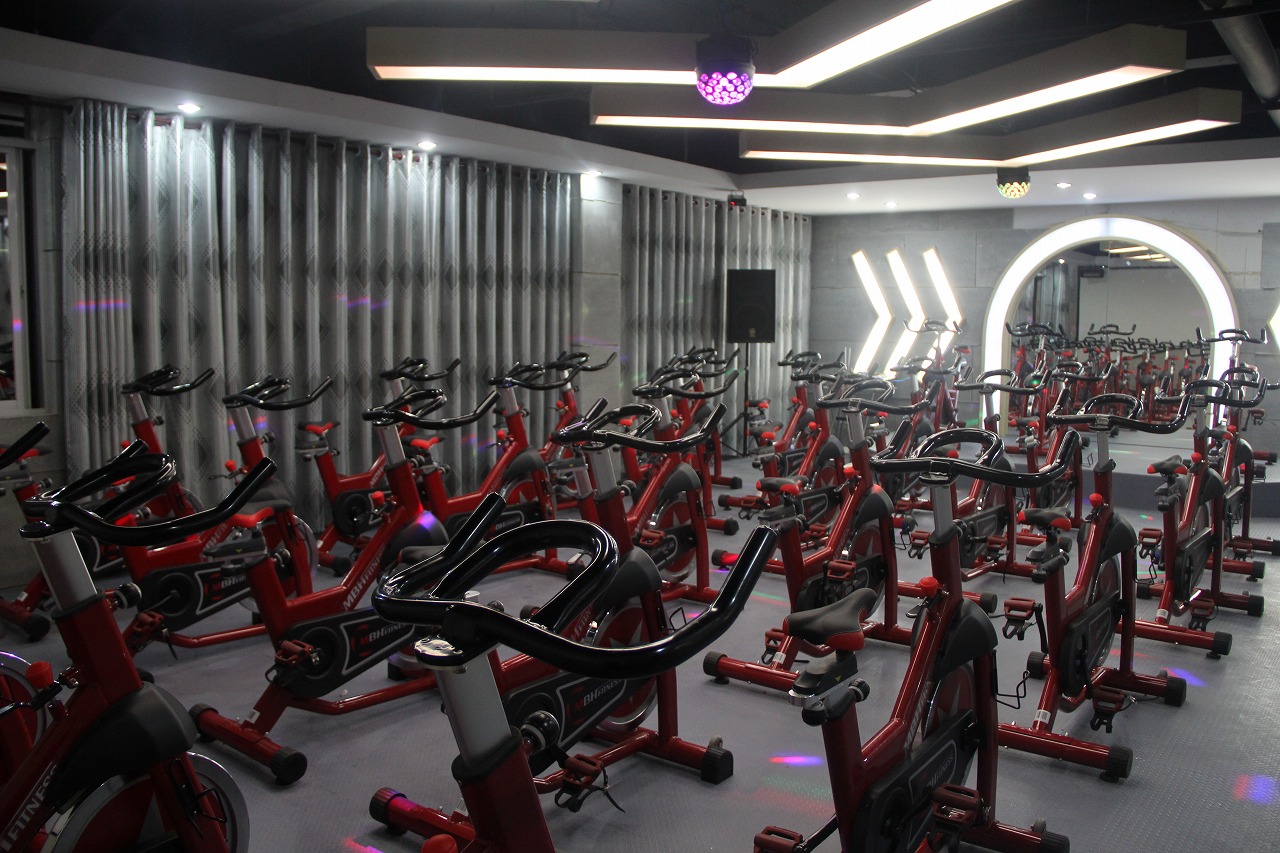 動嵐健身房工業裝修風格